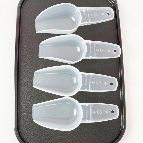 New Tupperware scooper - Picture 3 of 3